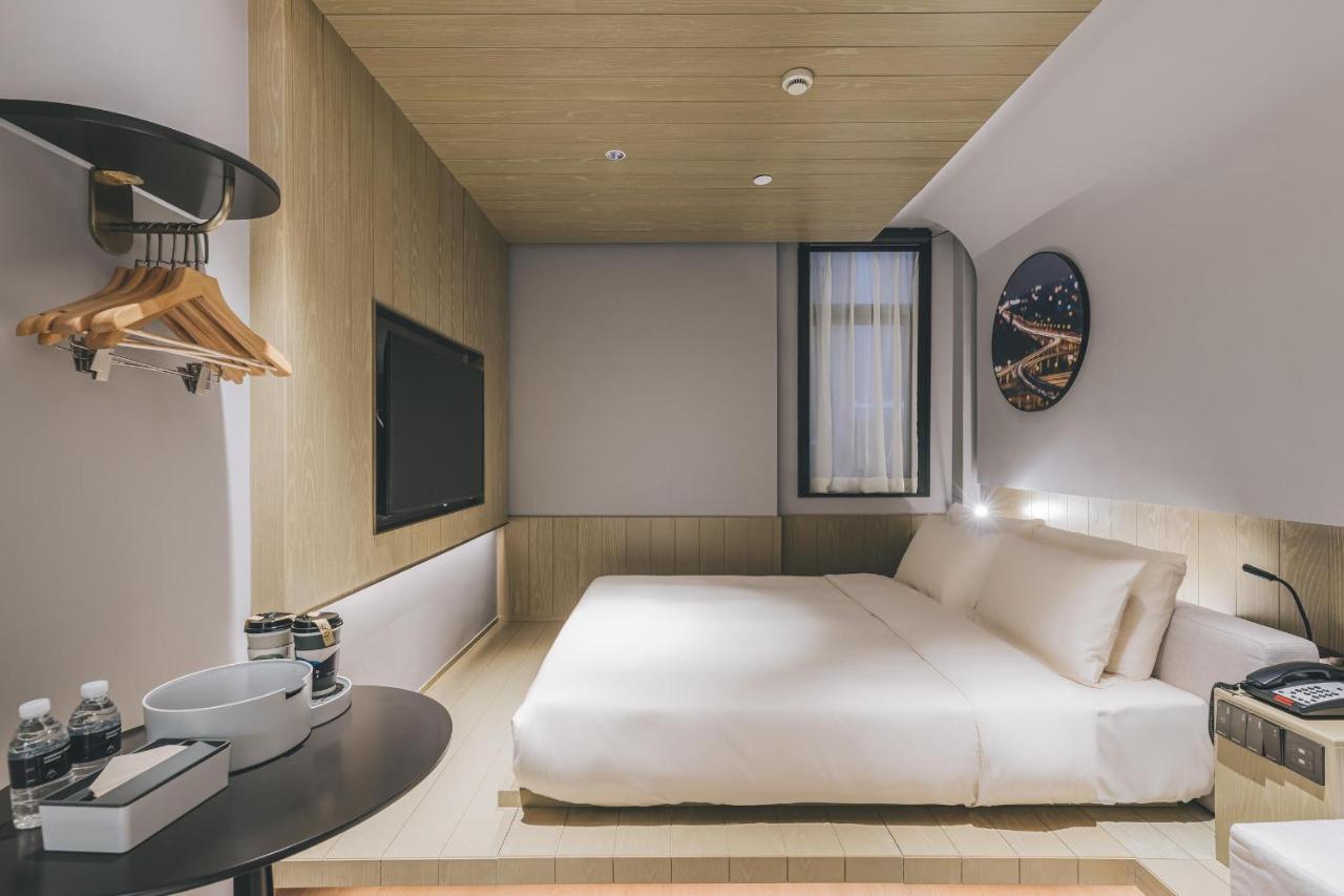 Atour X Hotel The Bund East Nanjing Road Шанхай Экстерьер фото