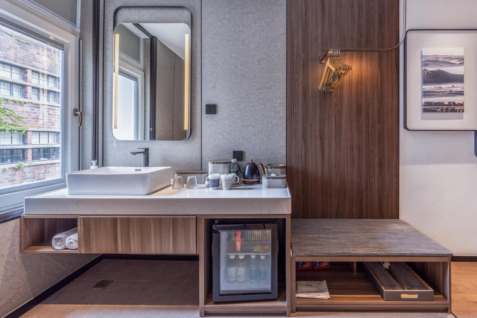 Atour X Hotel The Bund East Nanjing Road Шанхай Экстерьер фото
